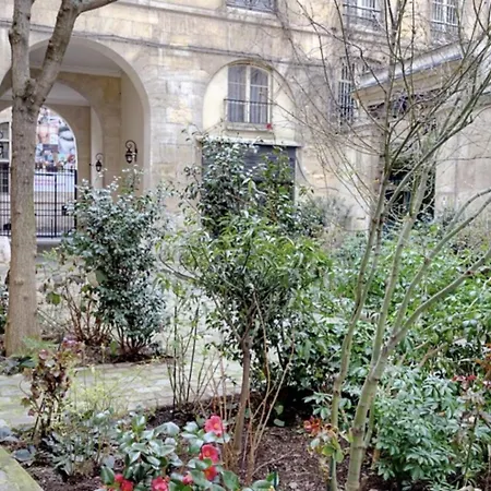 Au Coeur Du Marais, Un Joli ! *